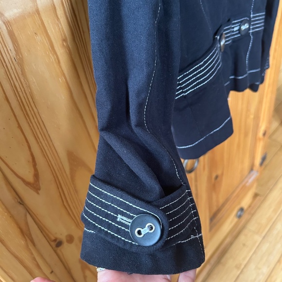 Guess Semi-Jacket Cropped Ultra-Chic Black 100% Cotton Women's Size Small - Picture 2 of 9